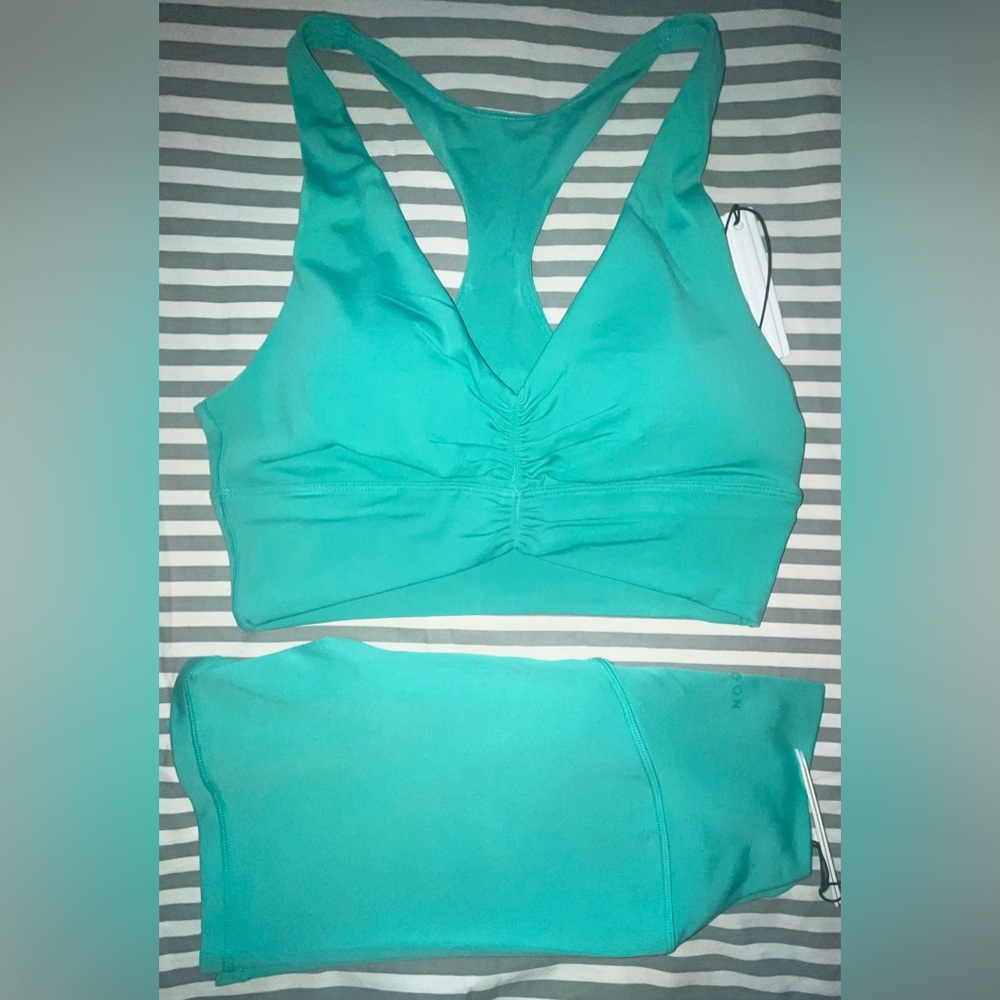 Paragon Reluna High-Rise Sculptseam Short 5" + Ruched Bra in Palm Leaf Sz M